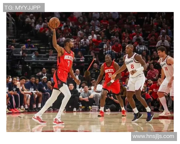 快船与火箭激战20号赛场谁能在西部争夺战中占得先机