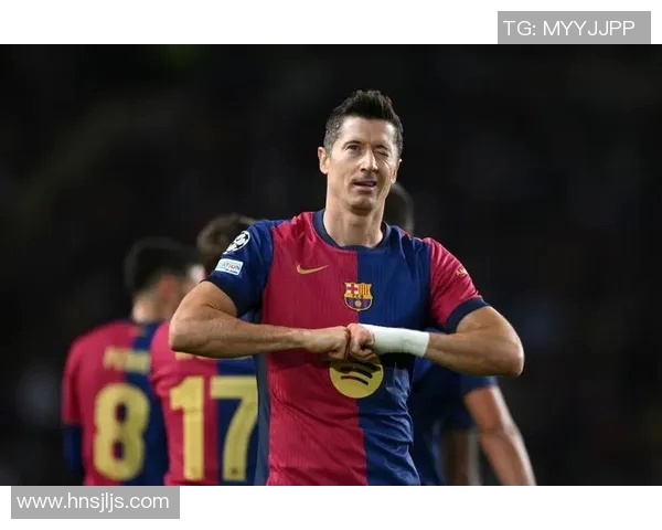 莱万在欧冠赛场大放异彩10场12球领跑射手榜金靴稳了